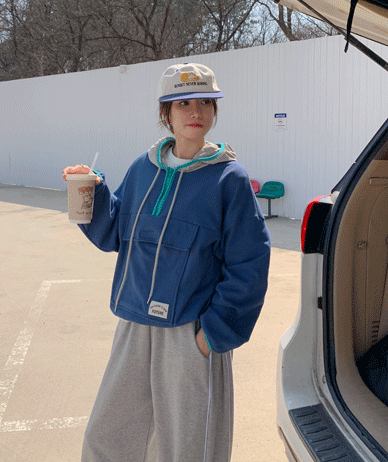 フューチャー半集業配色フードティーシャツ