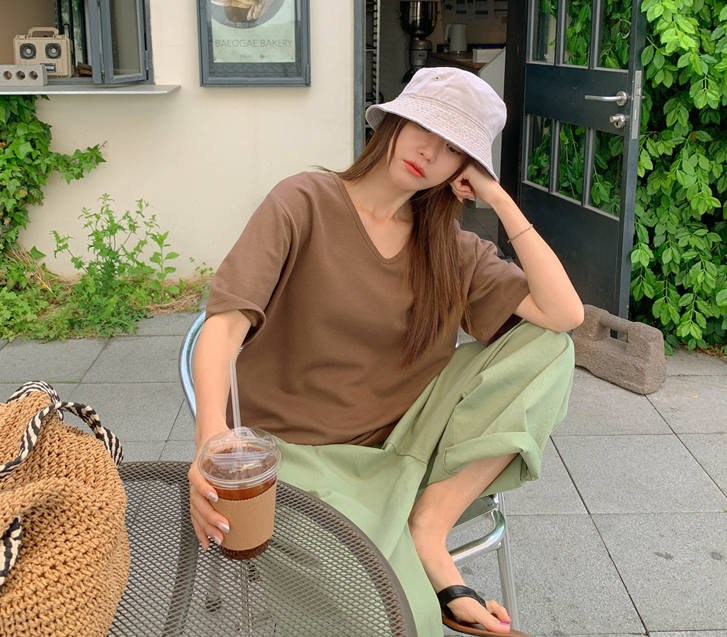 セリーベーシックブイネック半そでティーシャツ