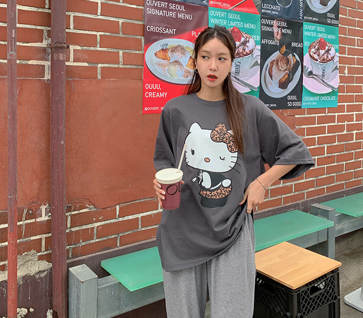 ティーティー虎皮オーバーフィットバクシー半そでロングTシャツ