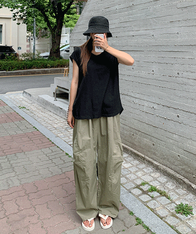 ピンタック曲線切開バンディングワイド排気パンツ
